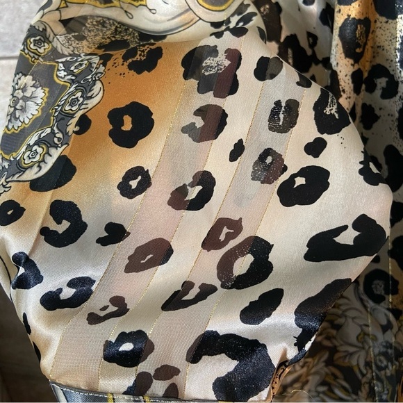 💥5/$25 Antels women’s animal print button up blouse in size 14 - Picture 6 of 9